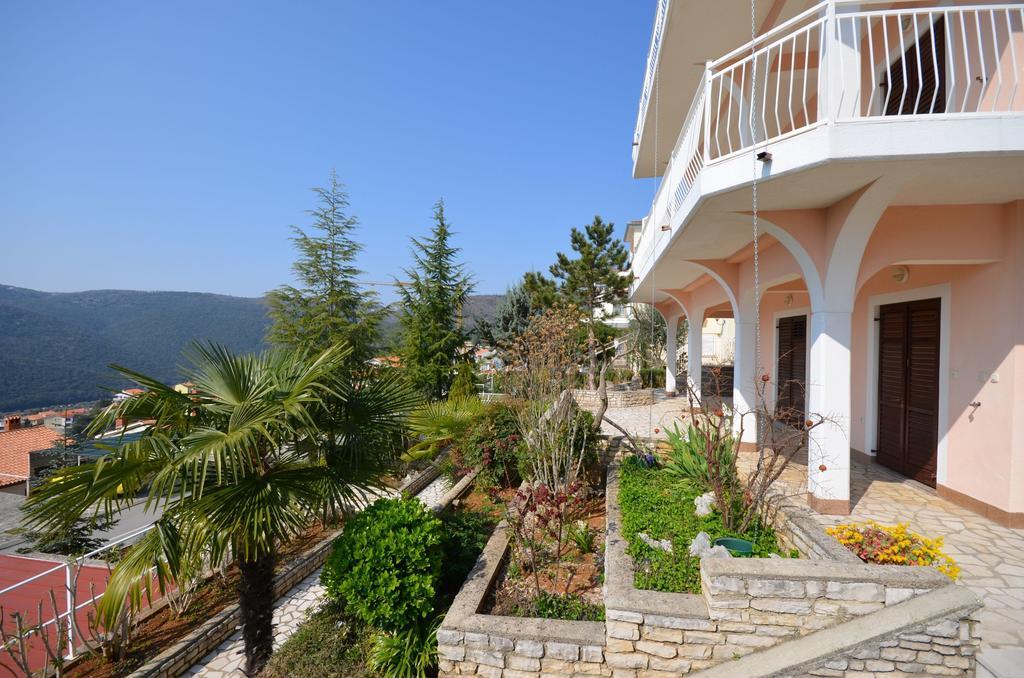 Apartments Slavica Rabac Esterno foto