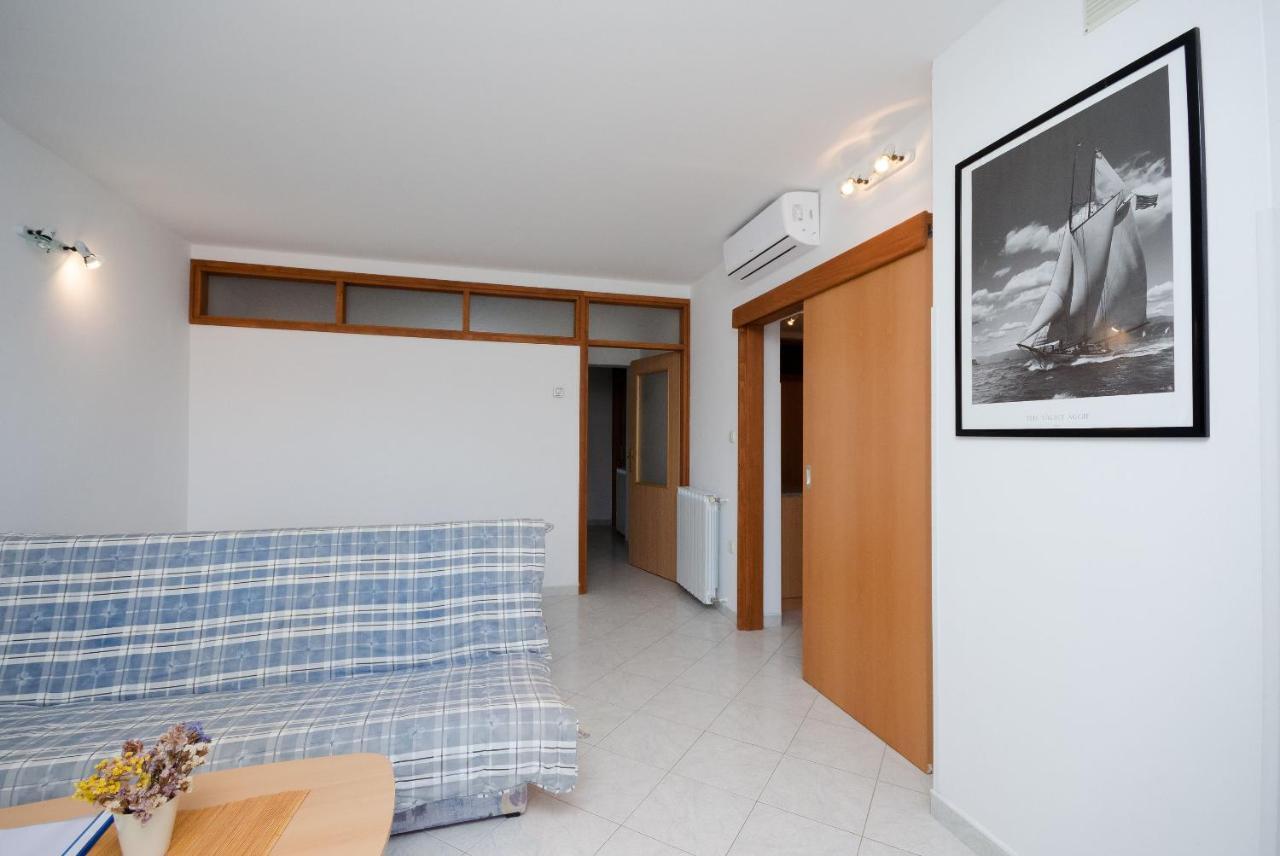 Apartments Slavica Rabac Esterno foto